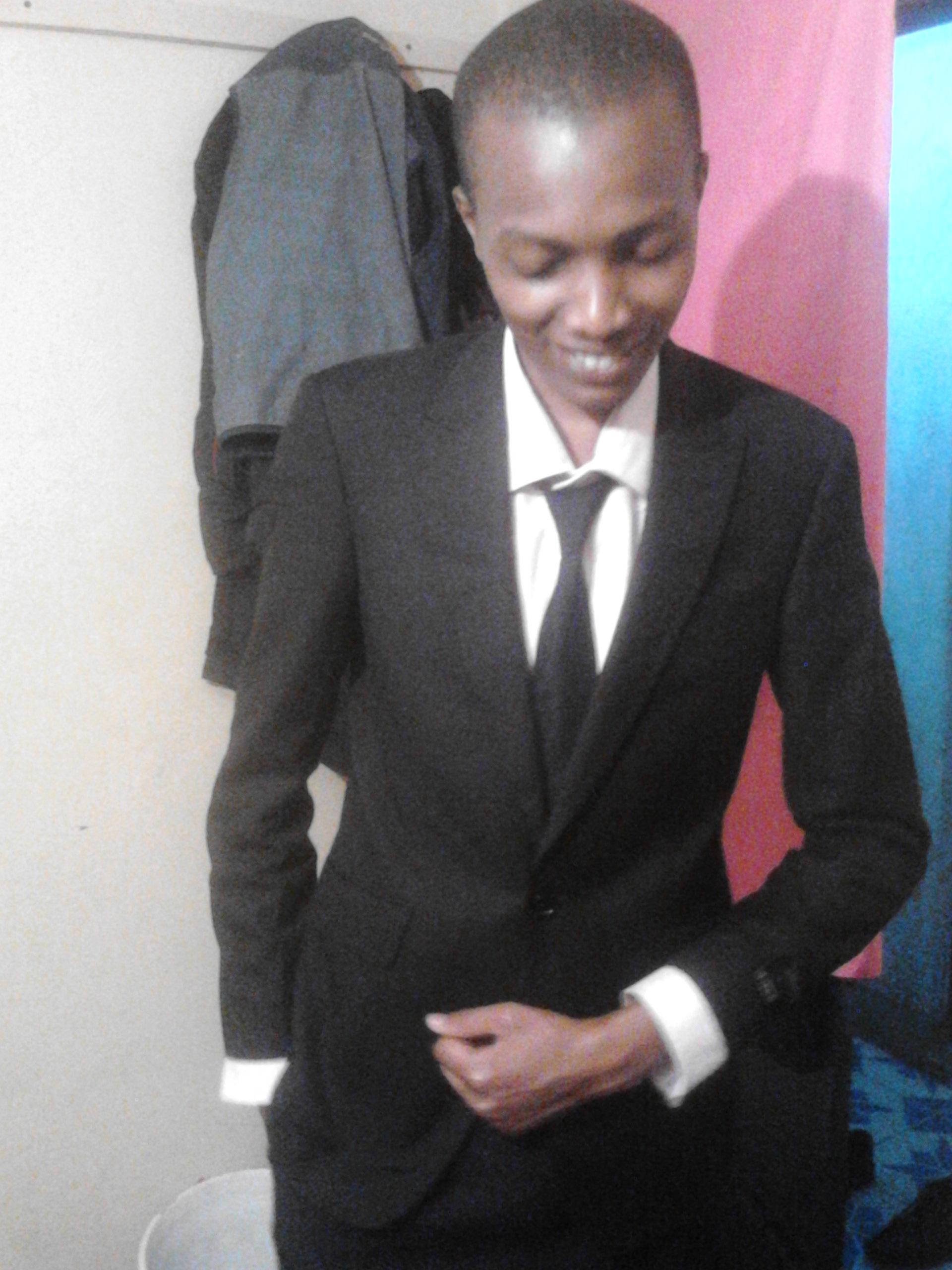 Am a tall brown medium sized guy. Graduate kenyatta university economics&finance,currently a manager
I like travelling adventure more so while driving