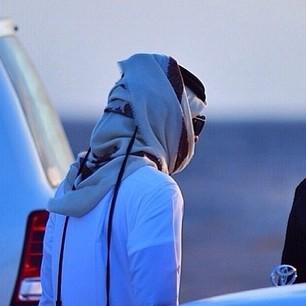يغلبني شوقي لك ؟ و اناظر           للسماء وادعيلك .♪♡~