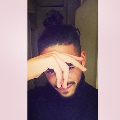 Im dat pretty mother fucker! 
       Insta: andrew__b1