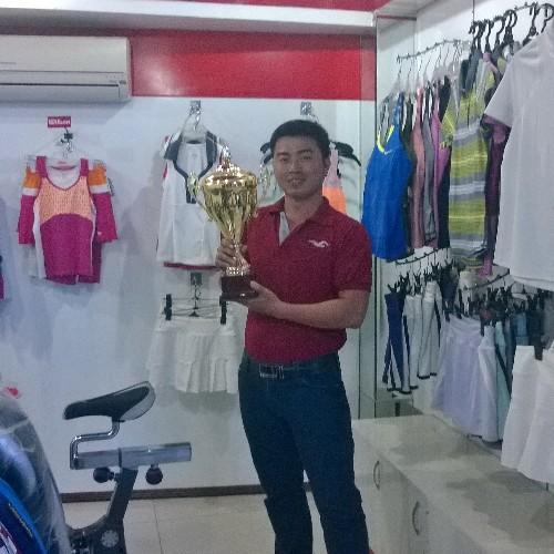 Chuyên quần áo giá sỉ và phụ kiện.