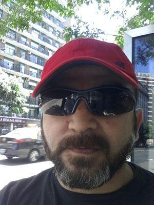 Tengo la carne jóven, roja la sangre, la dentadura buena y mi esperma urgente (Victor Heredia, Sobreviviendo)