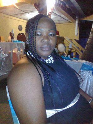 IloriLaura's profile picture. 