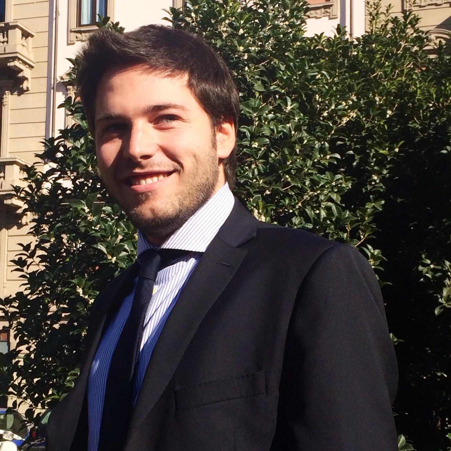Comunicatore per passione e mestiere.Patito di Politica e Calcio.

«I leader hanno un modo di comunicare che attrae le persone verso la visione e l’orizzonte»