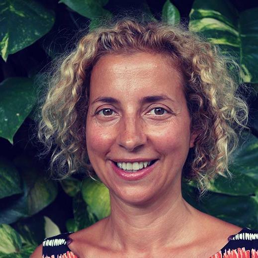 Reflexologist holistic practitioner, chi kung, yoga & meditation enthusiast & general lover of life, happiness, peace and wellbeing.
