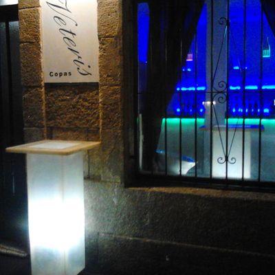 Tenemos los mejores precios y lo sabes!! Buen ambiente y buena música. Venir a conocernos! Os esperamos. Facebook(Véteris copas)Instagram(@veteriscopas)