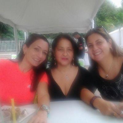 Doctora en educación ambiental. profesora de educ. Especial en RM y con diplomado en autismo