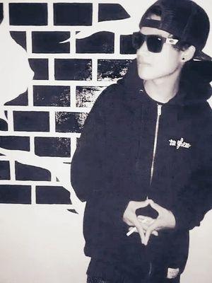 berdiri terinjak ,,, Laksmi kupiit :*
