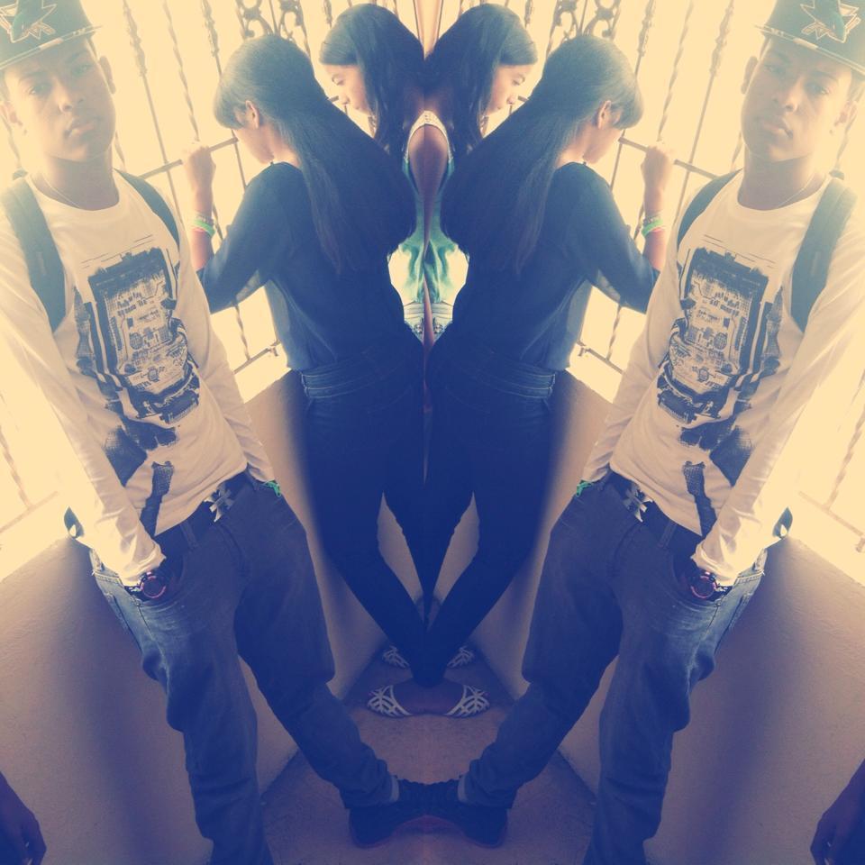 Gracias por la risa falsa con la que me enamoraste, gracias amigo porque me traicionaste.