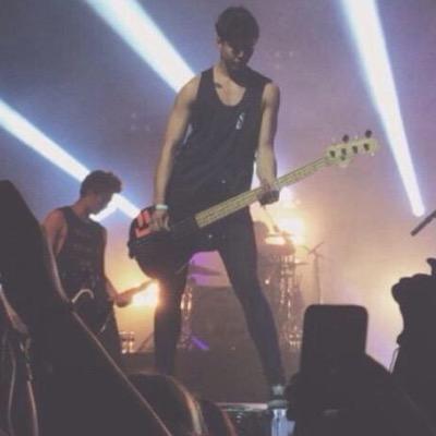 FREE FOLLOW FROM @CliffordDynasty GO FOLLOW HER PLEASE