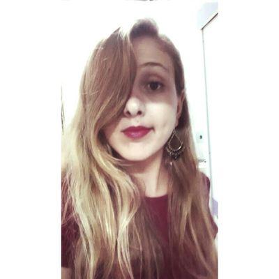 Minha vida é bastantemente resumida em uma palavra Deus ! Minhas Maior paixão é minha família , e meu Maior sonho é conhecer meu ídolo Luan Santana minha vida !