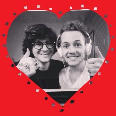 The official Twitter fan account for the coolest bros in The Voice S7, @mattmcandrew and @taylorphelan! Watch out Shevine, there is a new bromance in town!