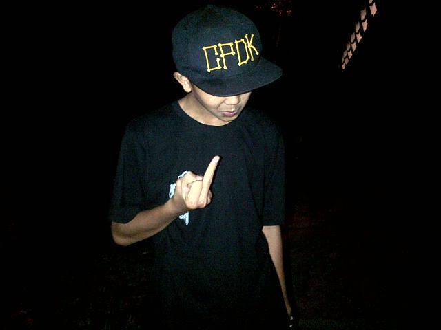 Hitam aliranku bukan berarti sesat jalanku \m/ Outsider!!  || UnsaNingrum {} ♥