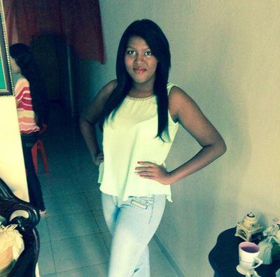 Hola... Instagram ? @IsselFlores. Fan de Sandra Berrocal y #TekeFans al 200%... loca con @crazydesignrd ❤