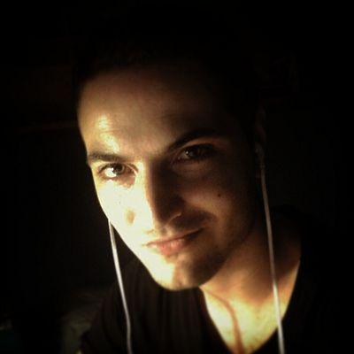 Ingeniero informático en proceso por la UPV, republicano, deportista y blogger. Con ganas de aprender y de emprender, nos leemos!