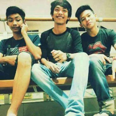 LiminHerrera's profile picture. Having a football at my feet makes me forget all my problems