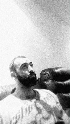 does enjoy a verbal ramble and a trip into odd thoughts with some fun filled day dreams