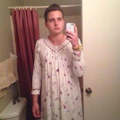 isinsanecourage's profile picture. 