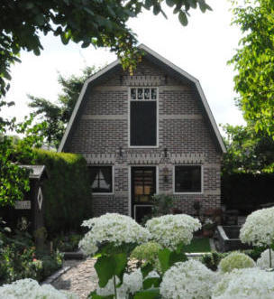 deoudewalnoot's profile picture. Bed & Breakfast, Brocante & Snuisterijen, Groepsuitjes van 6 tot 15 personen, Creatieve workshops.