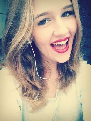 Hiiii. I'm Louisa and i'm 16! dancer and singer! ONE DIRECTION ! Germany.