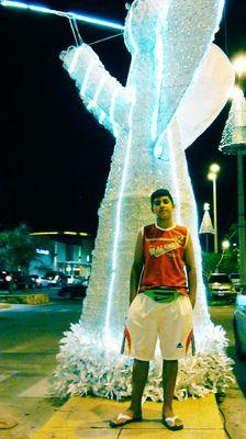 Holare :D   
   Nombre: Axcel Edilson Paredes Bogado                  solo Hermanos :(         Seguime y te sigo ;)