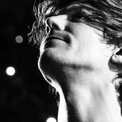 please follow @sketcheadhoran !!