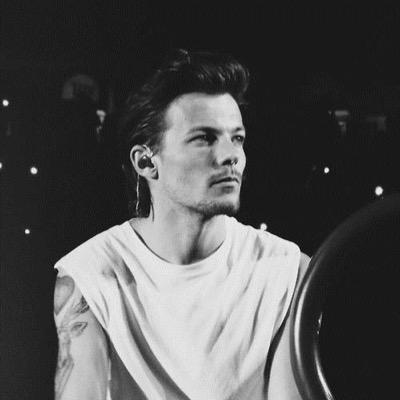 «all I want is the taste that your lips allow»
- Louis William Tomlinson, 22, gay and single.