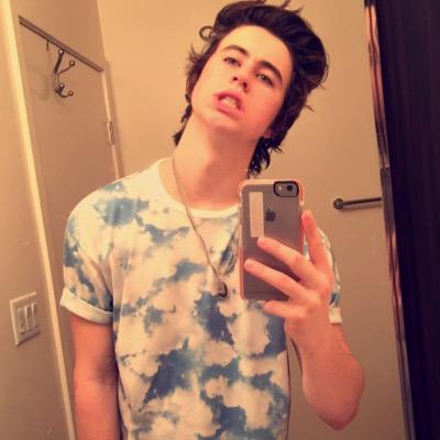 follow and turn on @quitenash 's notifications for a dm to nash grier