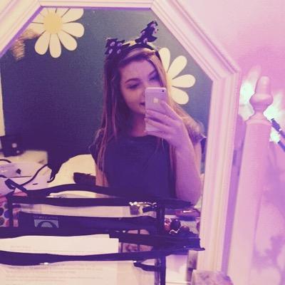 @WeedyWilky gave you this free follow so follow her back on her main @WeedyWilky