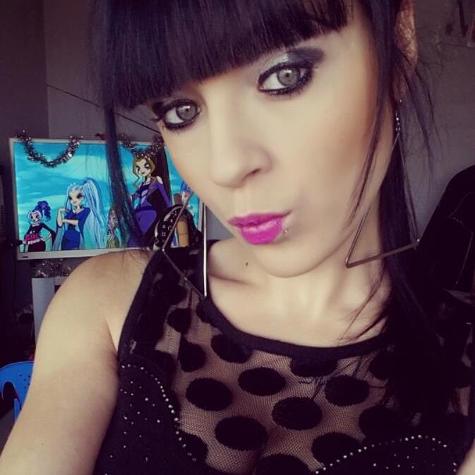 roxanne24bi's profile picture. 