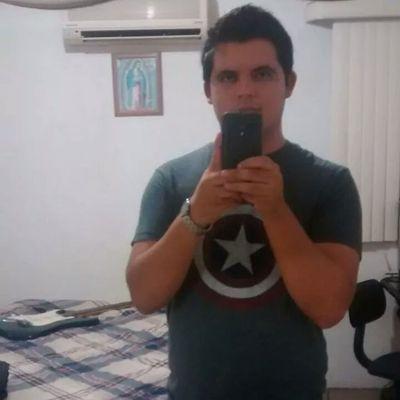 Simpatico, Sensible, Romantico, Detallista y de buen corazon...