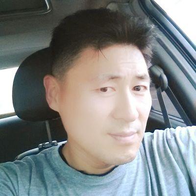 Twitter       https://t.co/RrdfMetK6Z
facebook    https://t.co/vVTVR6W3rW
kakao kik skype  jints08