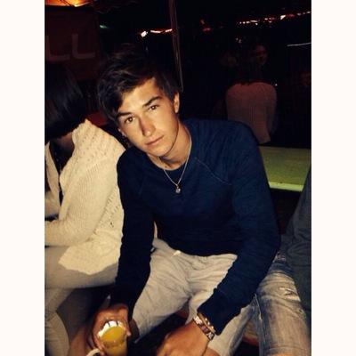 Insta: Prinseric i
i i