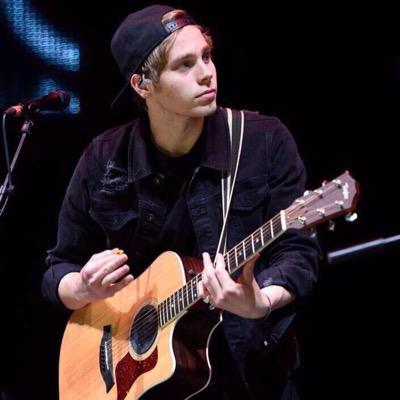 please rt/fav this link for a dm to luke :D https://t.co/FlK4M10gXy
