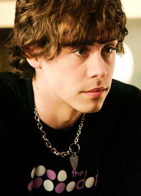 I'm that very handsome guy from Degrassi. [fake life/roleplay]