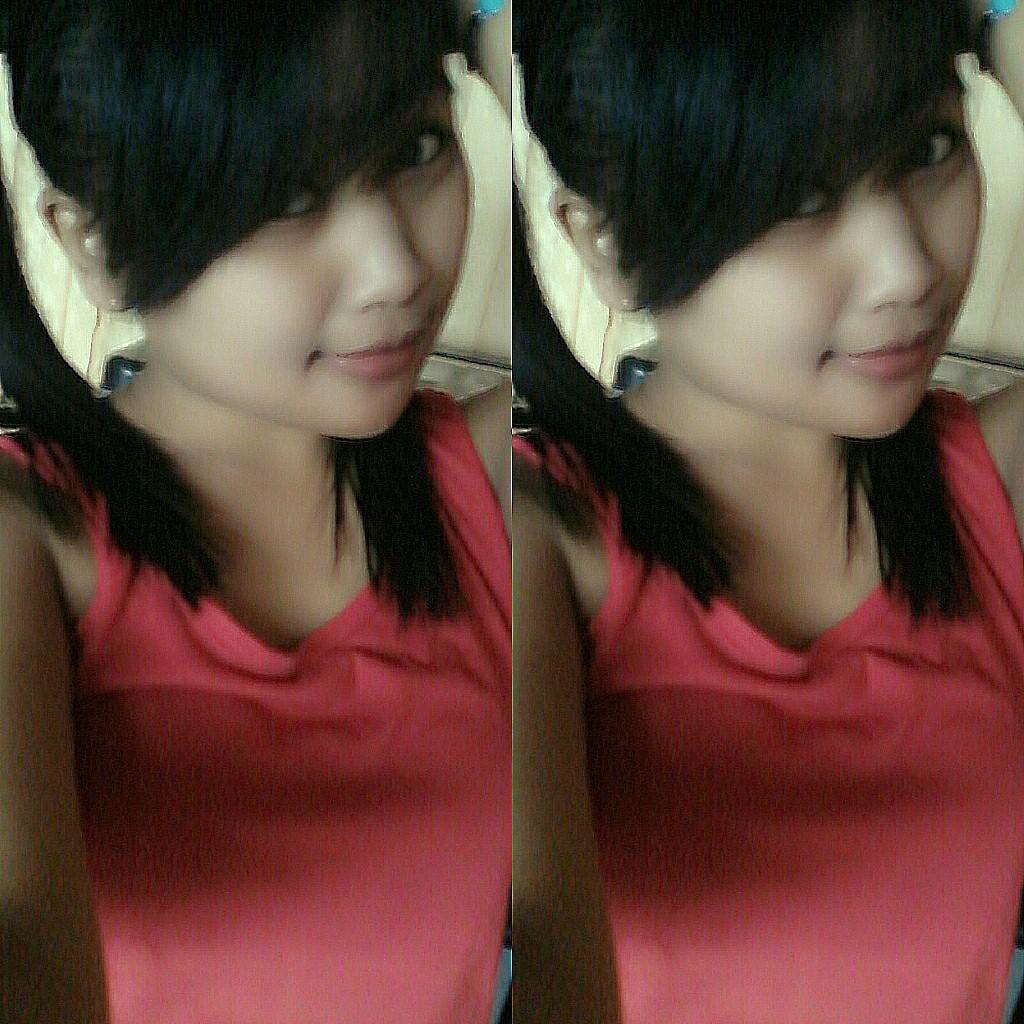 AjahraFitri's profile picture. 