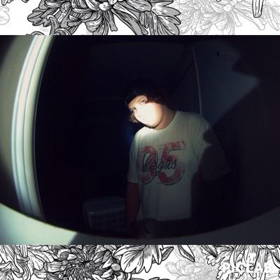 hello i am a plane freak thats about it really i play xbox 360 maily black ops 2 and if anyone wants to play cod or gta some time my gamer tag is WearyMarbles !