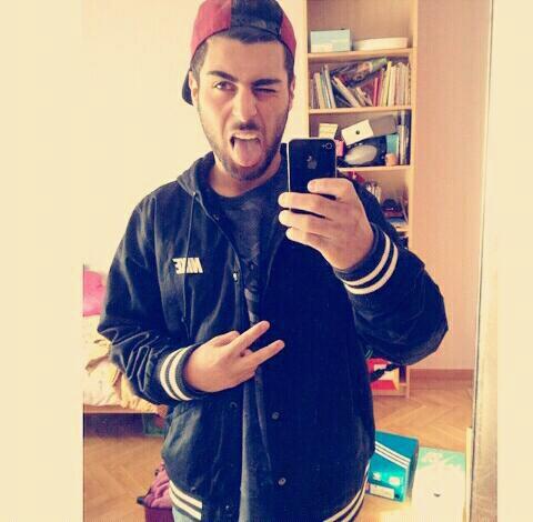 18.Hugo Perez Cabaleiro. Un 5 de Abril de 1996. Desde Bueu a ganar GH15 junto con su inseparable Rubia. [18/09/14]♥