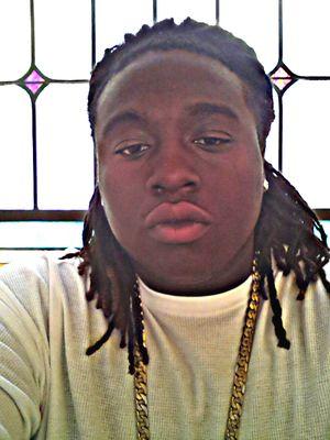 I'm just the man you can call handsome and wealthy. Money team..$$$
go follow me on