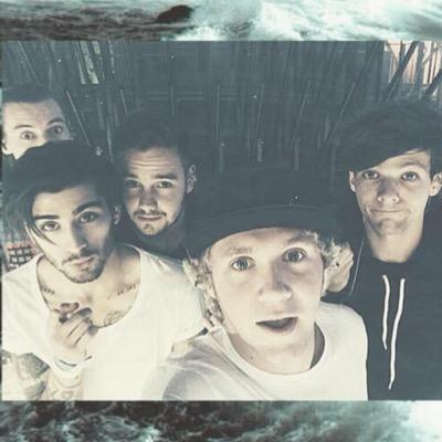 please follow @allhailhstyles ask for a follow back if you want :) thank you xx