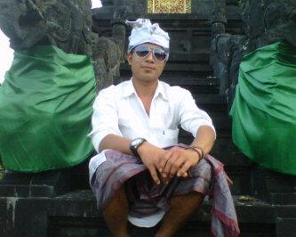 I a man, hey girls are you horney please DM me for xxx chat and share your tits I love you girls :*pin:2962B003