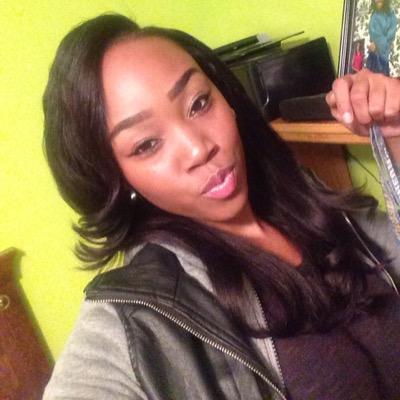 JustMe..I'm your everyday goofy yet beautiful girl EVERYBODY wants to know...SU17.TeamGemini •1Love°