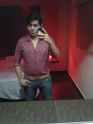 Fakus_LeooN's profile picture. Músico Bohemio y loco poeta cursi caballeroso/Mi corazón late solo porque tú lo haces latir ♥ Aprendiendo a Conducirme en la vida (: