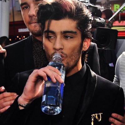 follow @94fruityhes because she gave you this free follow :))