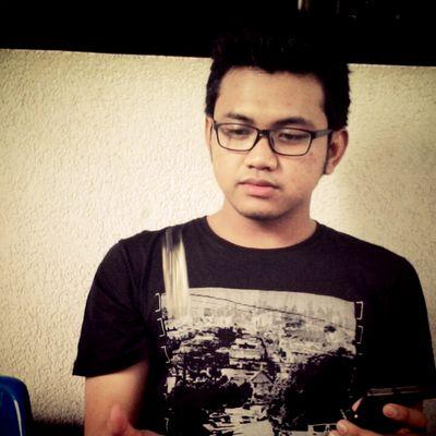 •library officer at RCTI Tv •indonesian •football (liverpudlian and milanista) •music •amis eternels •sakuragi hanamichi wanna be