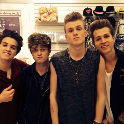 I LOVE YOU SO MUCH THE VAMPS✌️❤️
