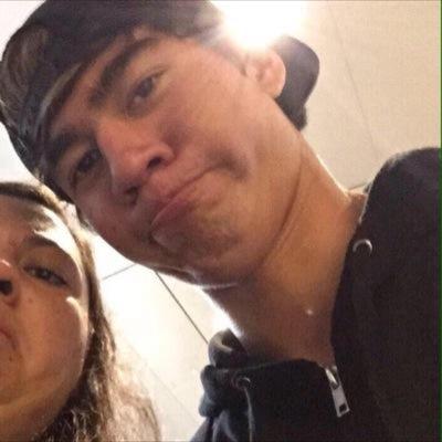 hey you beautiful people I gave you this free follow so can't you pleaseeeeee go follow @lmaoocalumm tysm ilysm