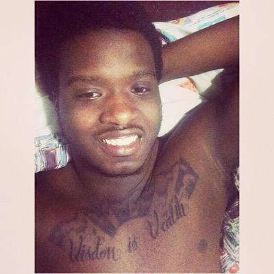 Shootn4DaStars's profile picture. well u on my page u mind as well follow a #Boss!!