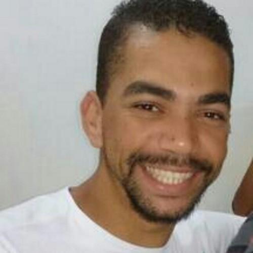 Deus, me de coragem para mudar as coisas que podem ser mudadas; Serenidade para aceitar as que não podem mudar; E a sabedoria para perceber a diferença.