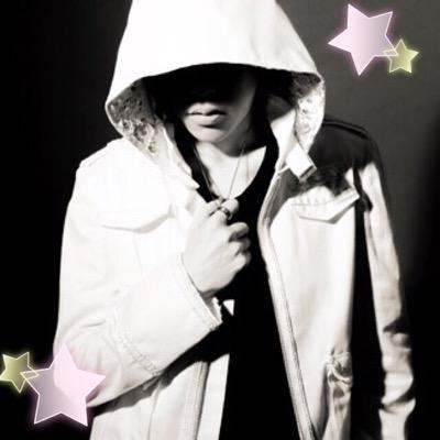 神奈川県立の高校三年生です。軽音楽部でギター担当です♪以前はキーボードやってました！音楽好きな方友繋がりたいです！NANOさん、バンド垢作りました！！まだまだ知らないこともありますが、たくさんのNANO友さんと絡めたら嬉しいです( ⁼̴̀꒳⁼̴́ )✧フォロー待ってます♪