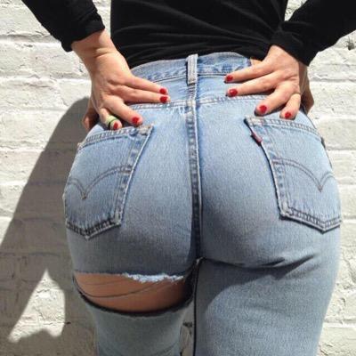 Daily Booty Pics ll DM me booty pics or snapchat: BigBootyPics00 for a follow back ;)